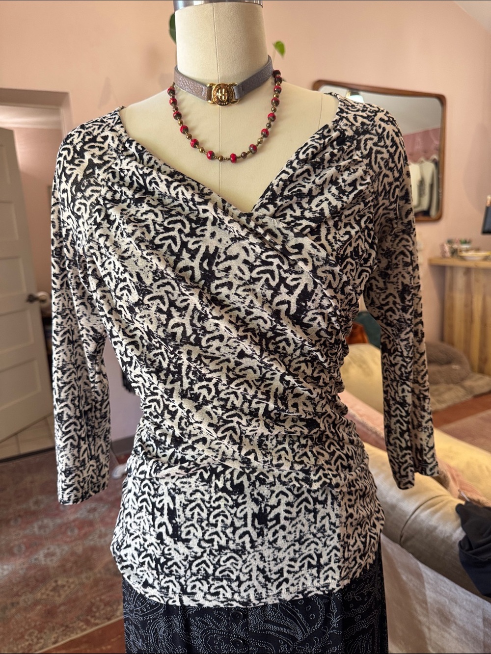 Meadow Rue vintage style faux wrap 90’s mesh 3/4 sleeve abstract print
Top small